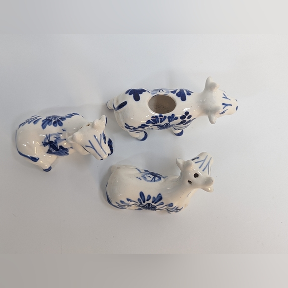 Cow Salt & Pepper set with Toothpicks holder  White and Blue Excellent Condition - Picture 9 of 9